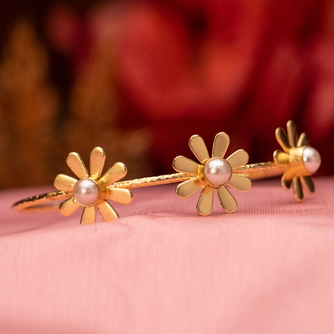Daisy Glow Bracelet