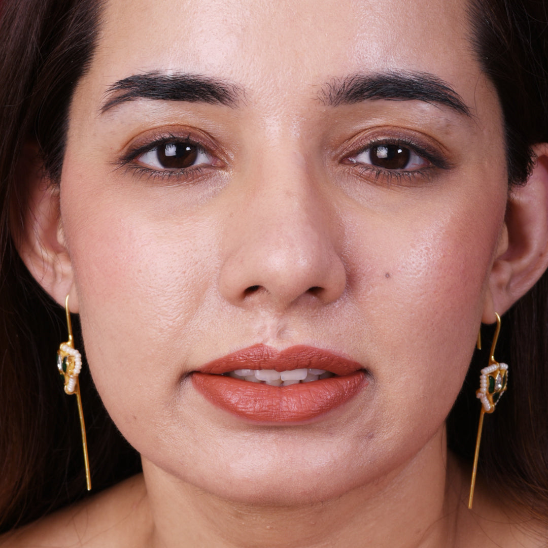 Noor Pushp Needle Earcuff