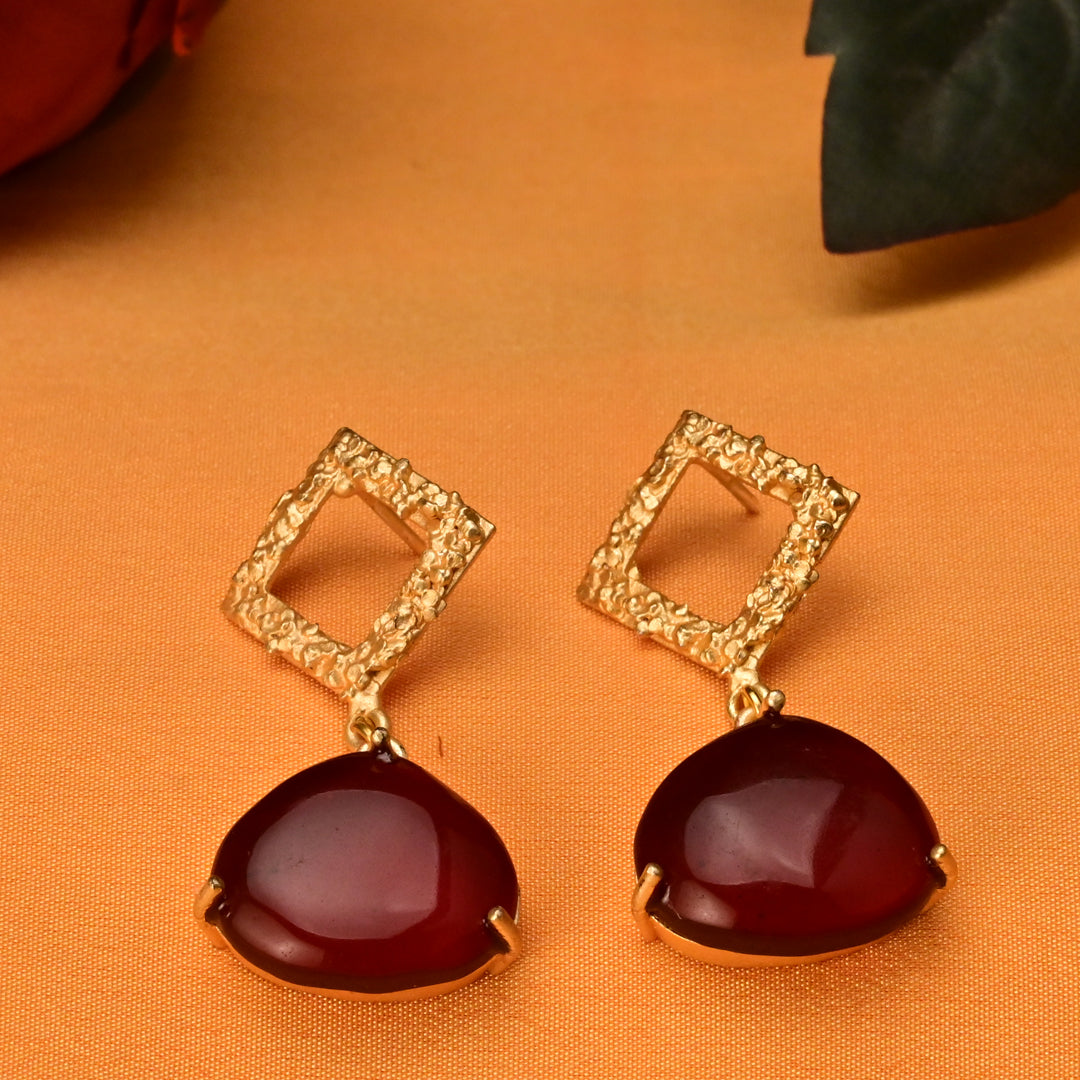 Rouge Dangler Earring