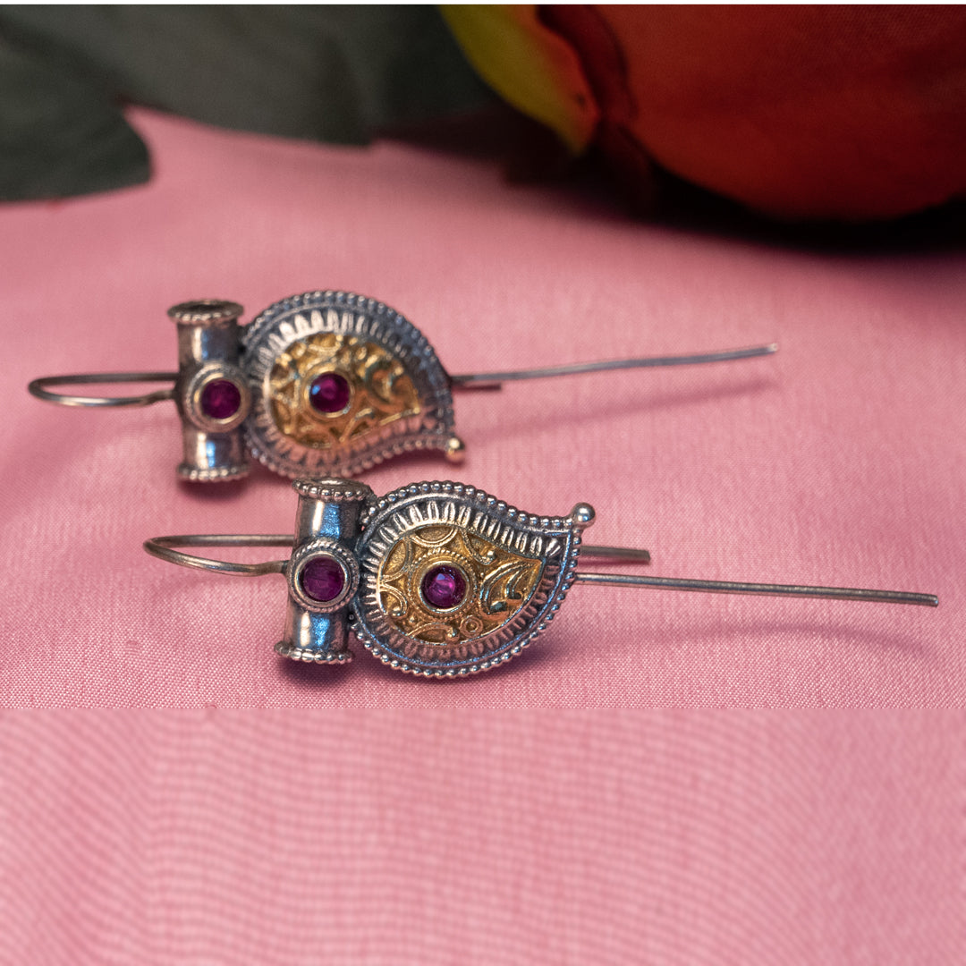 Raunak Sui Needle Earcuff
