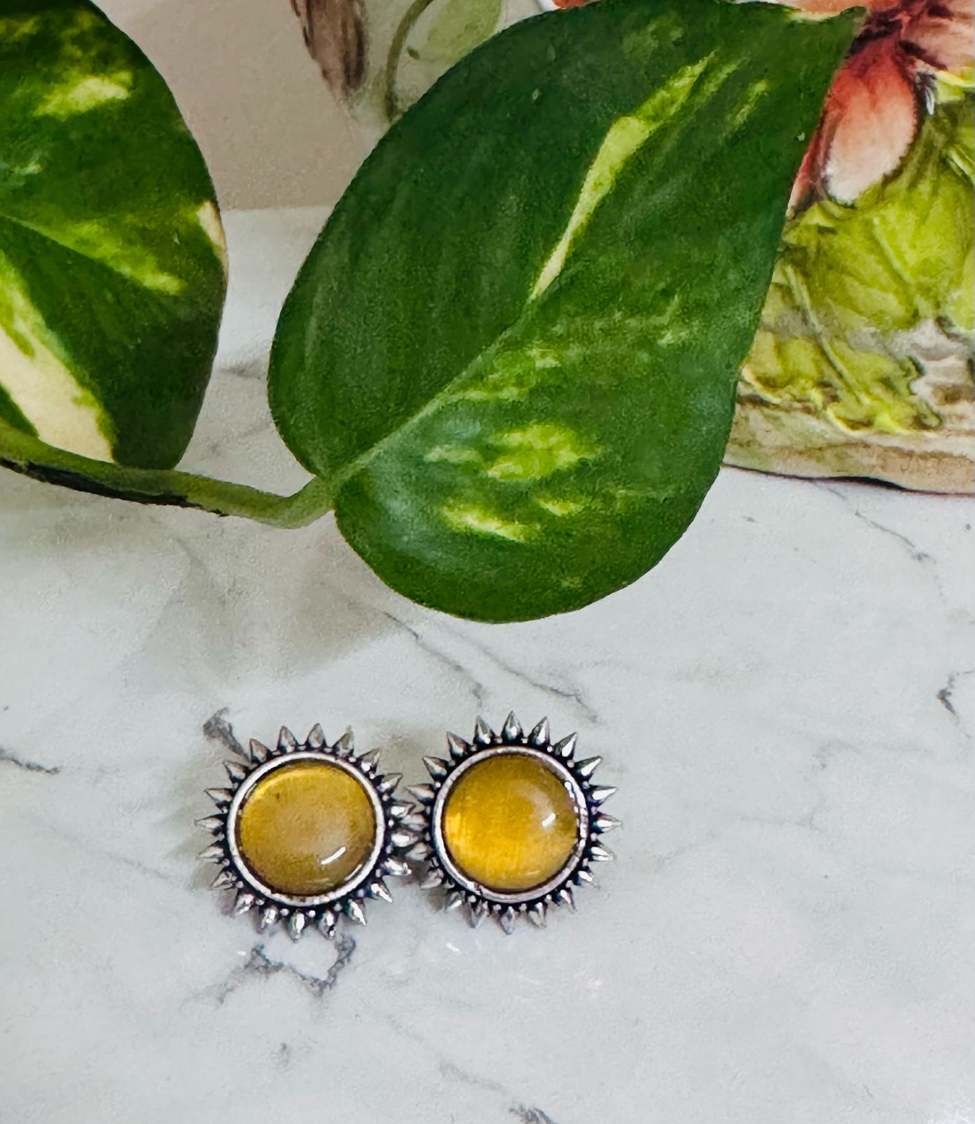 Surika Studs