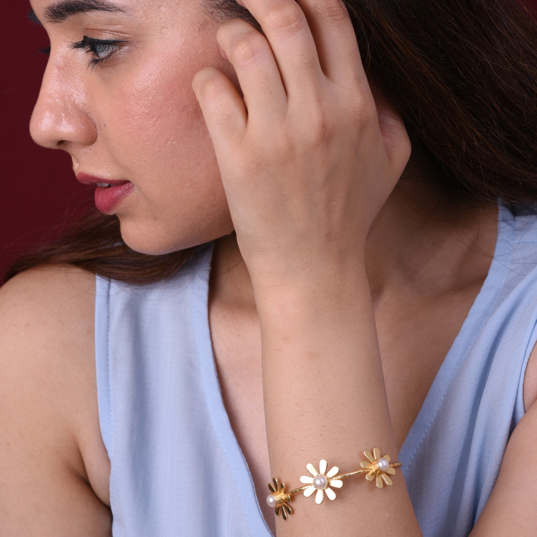 Daisy Glow Bracelet