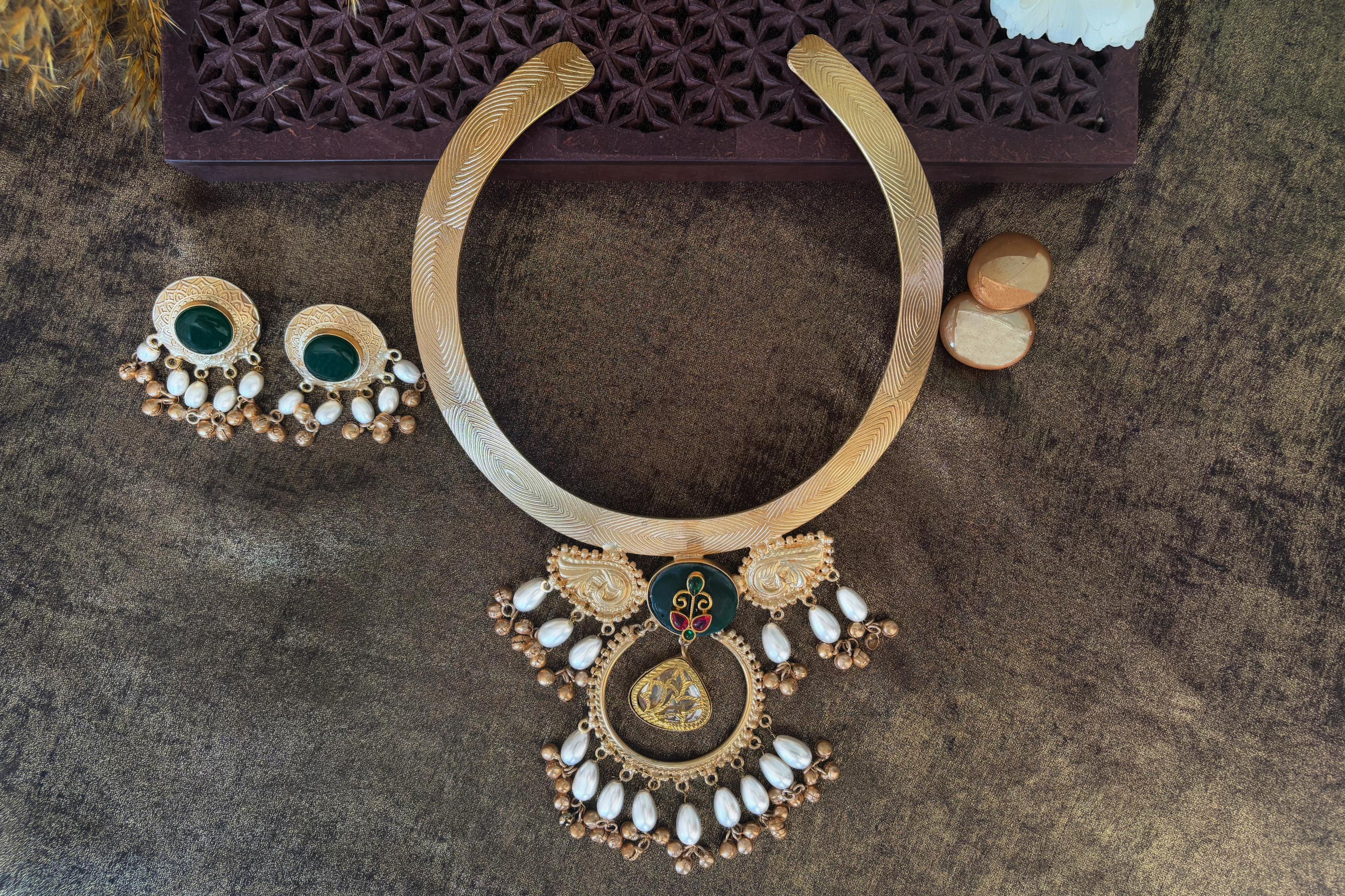Rajwada Hasli Set