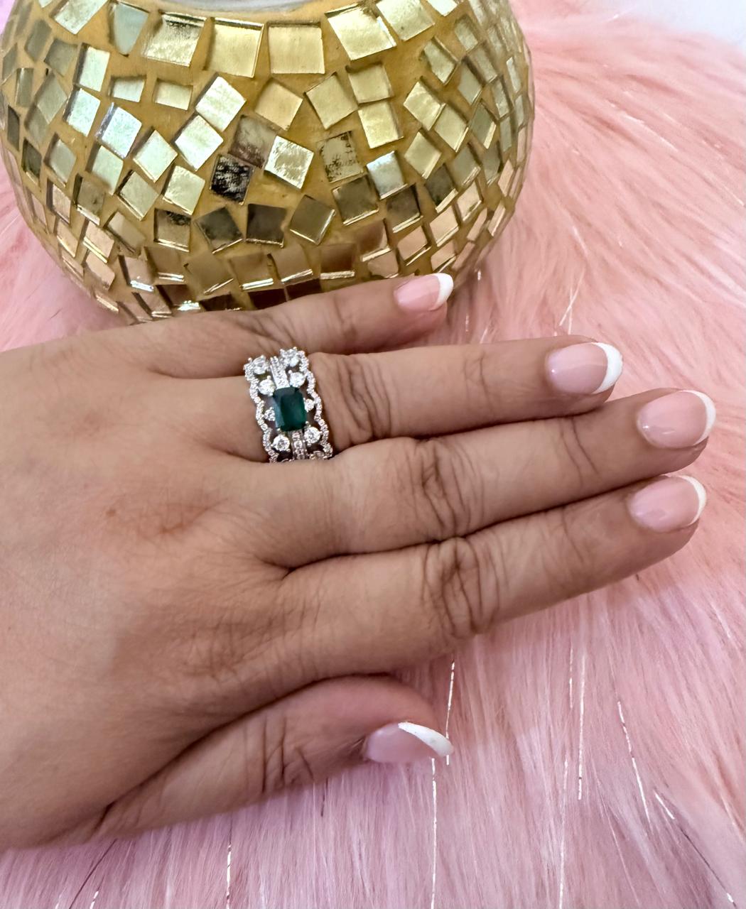 Emerald Majesty Ring