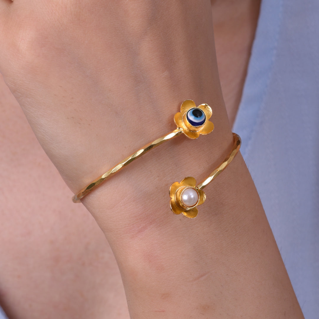 Petal Eye Bracelet