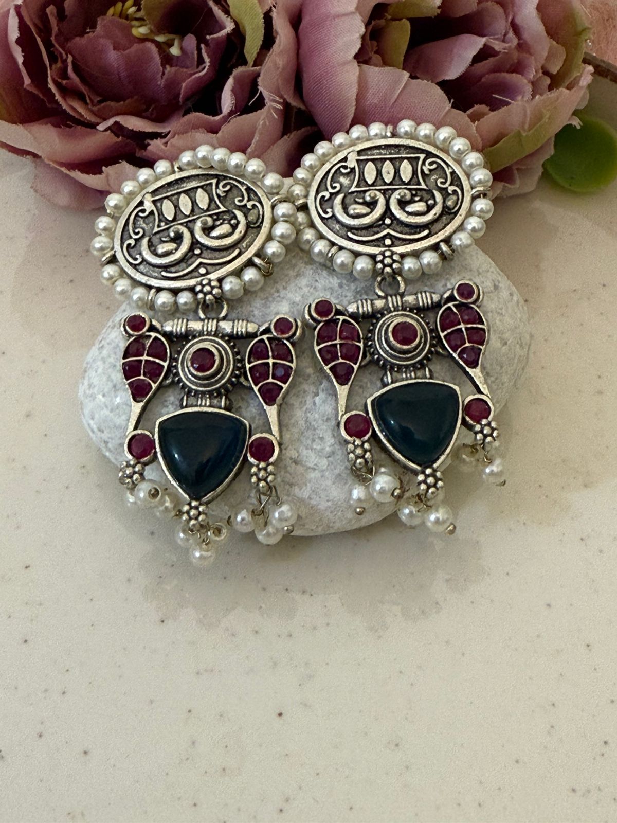 Rajputana Pearl-Trim Dangler