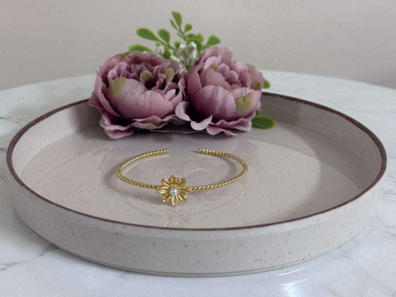 Pearl Flower Charm Bracelet