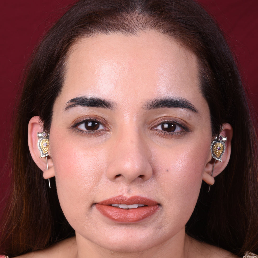 Raunak Sui Needle Earcuff