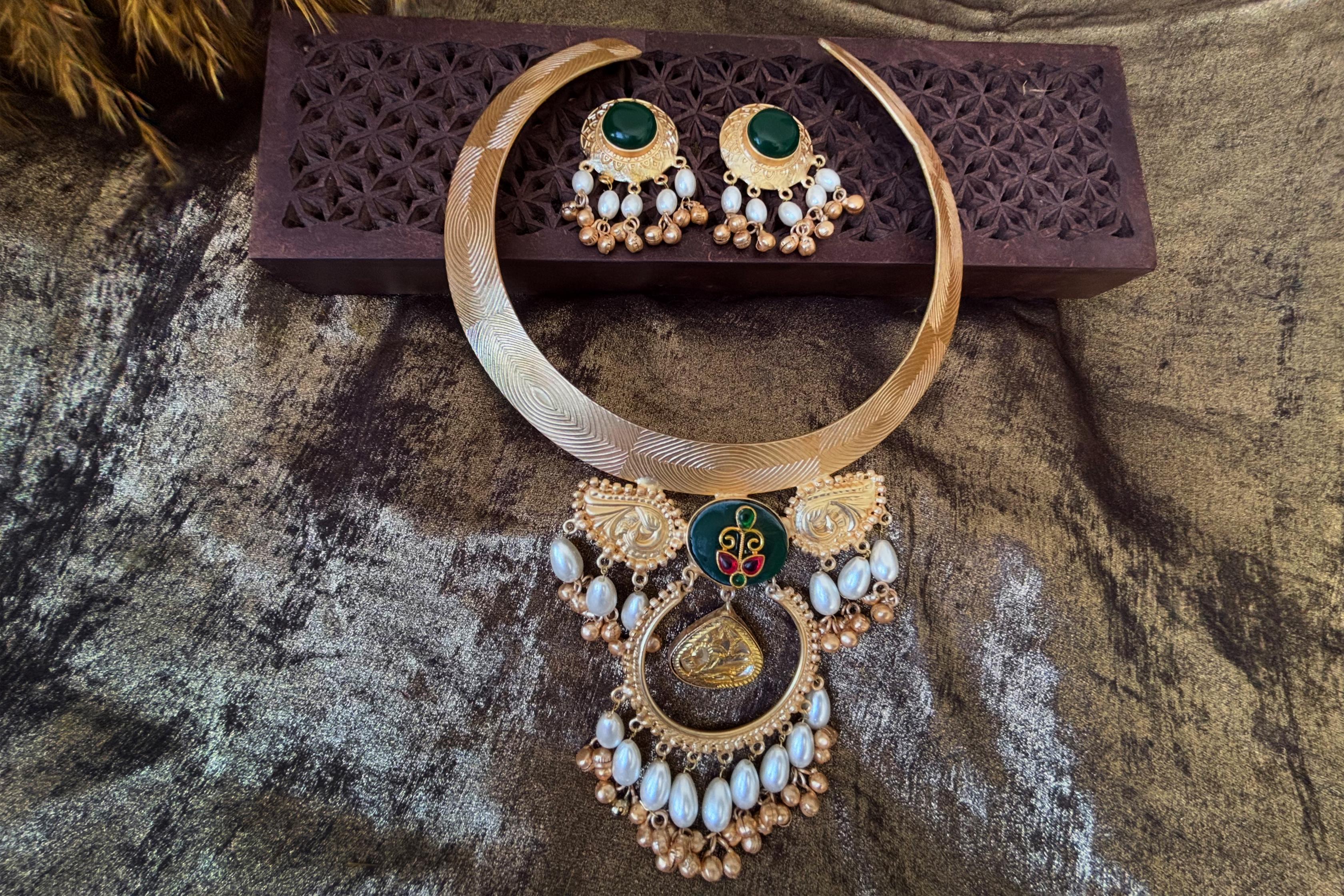 Rajwada Hasli Set