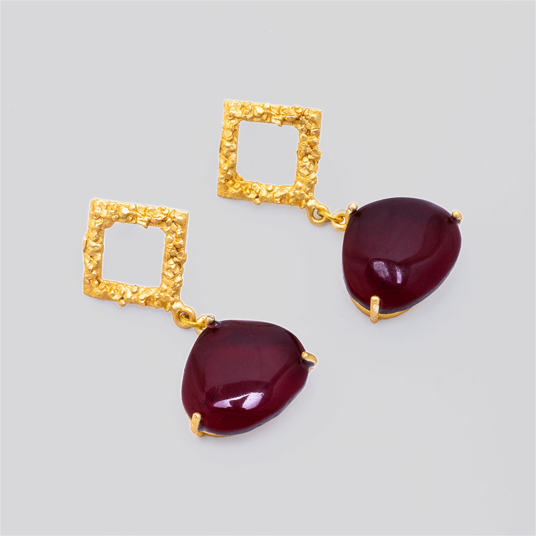 Rouge Dangler Earring