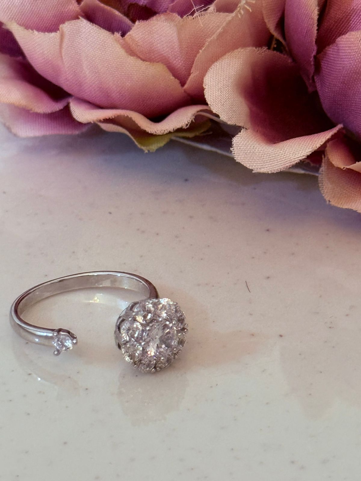 Gulika Revolving Ring