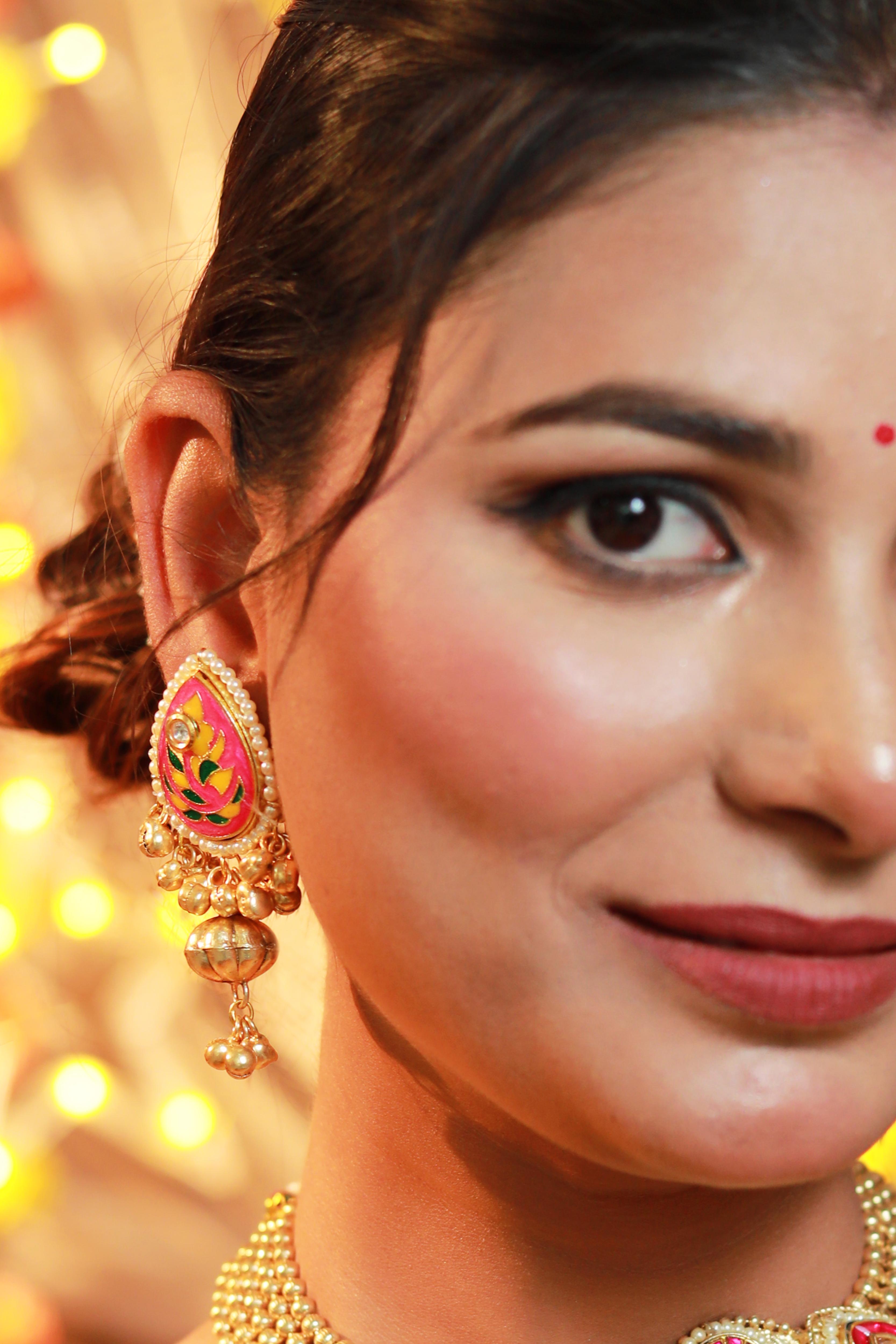 Viraasa Panchi Kundan Set