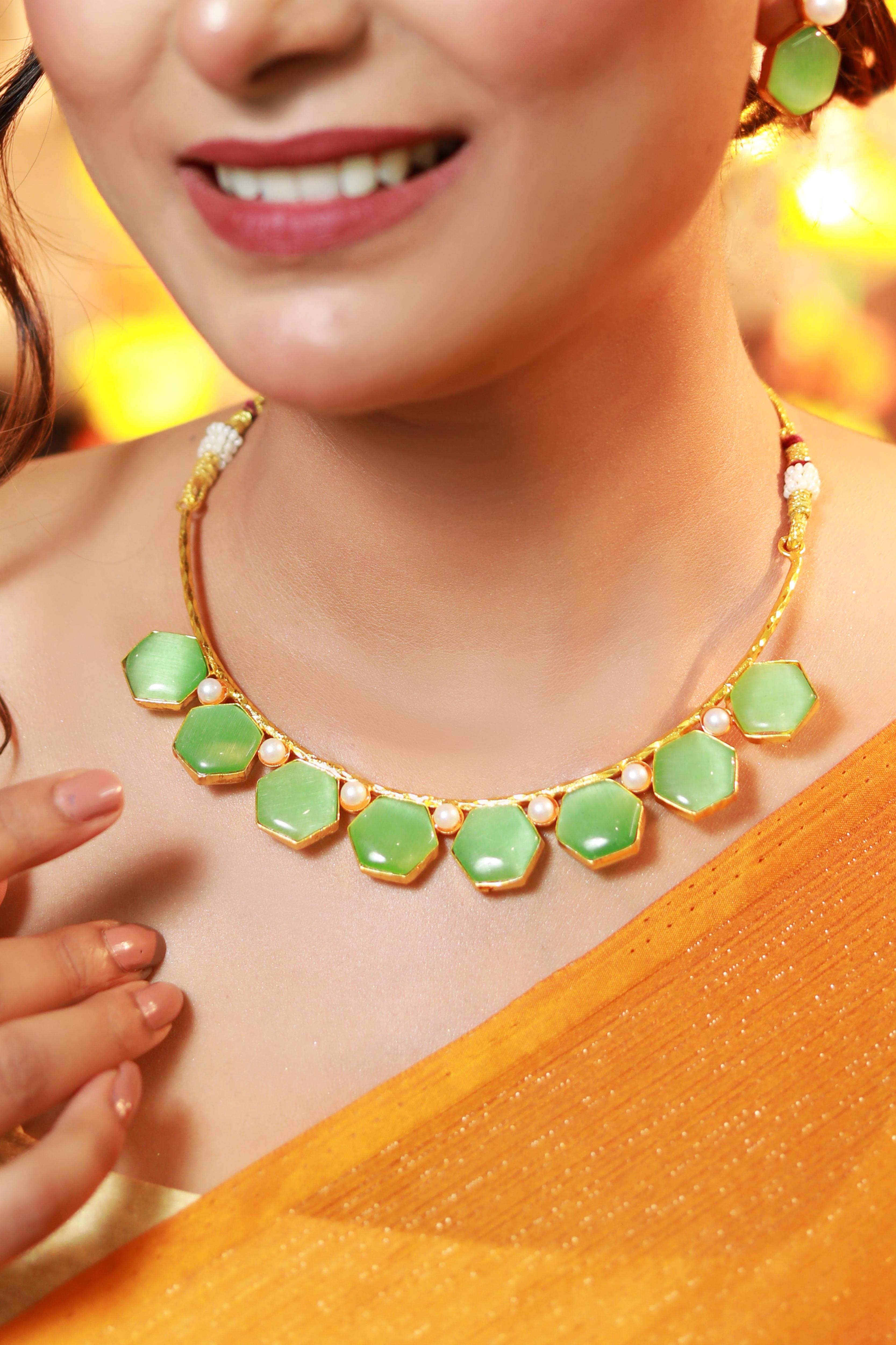 Manasvini Glow Necklace Set
