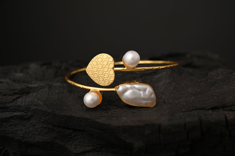 Golden Leaf Pearl Adjustable Bracelet