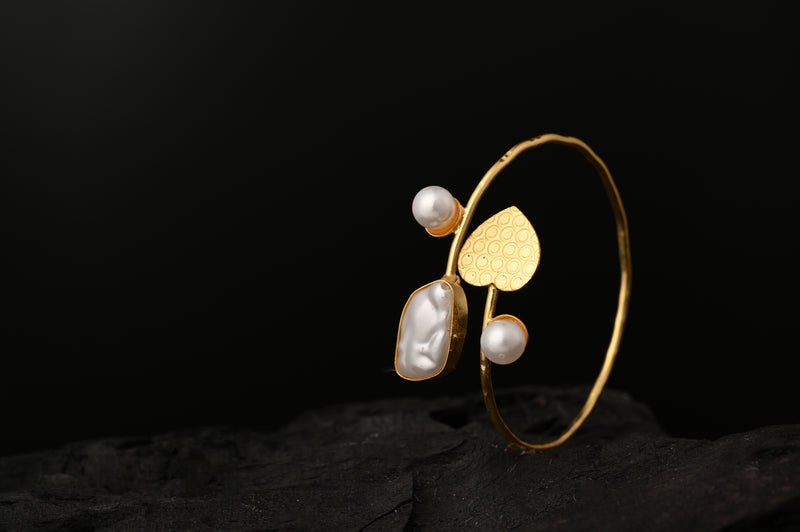 Golden Leaf Pearl Adjustable Bracelet