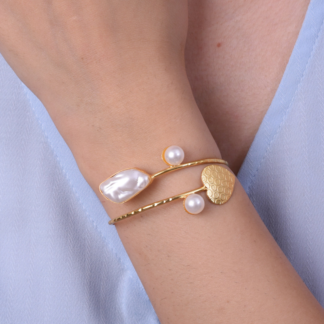 Golden Leaf Pearl Adjustable Bracelet