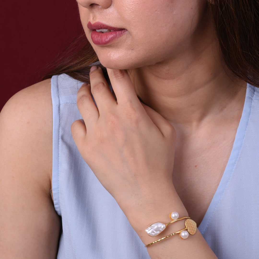 Golden Leaf Pearl Adjustable Bracelet