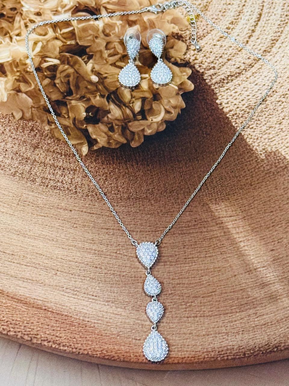 Droplet Grace Chain Set