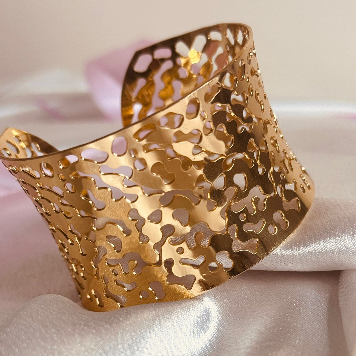 Golden Essence Adjustable Cuff