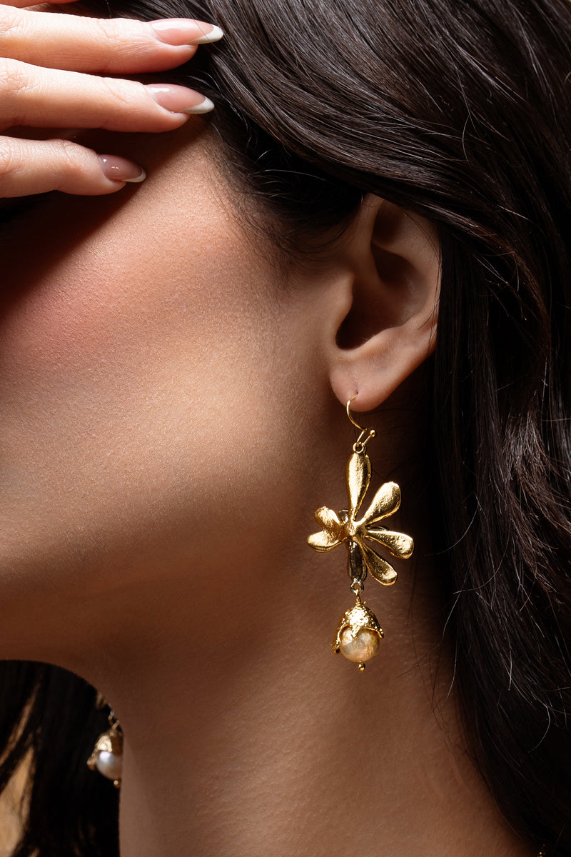 Gilded Petal Drops
